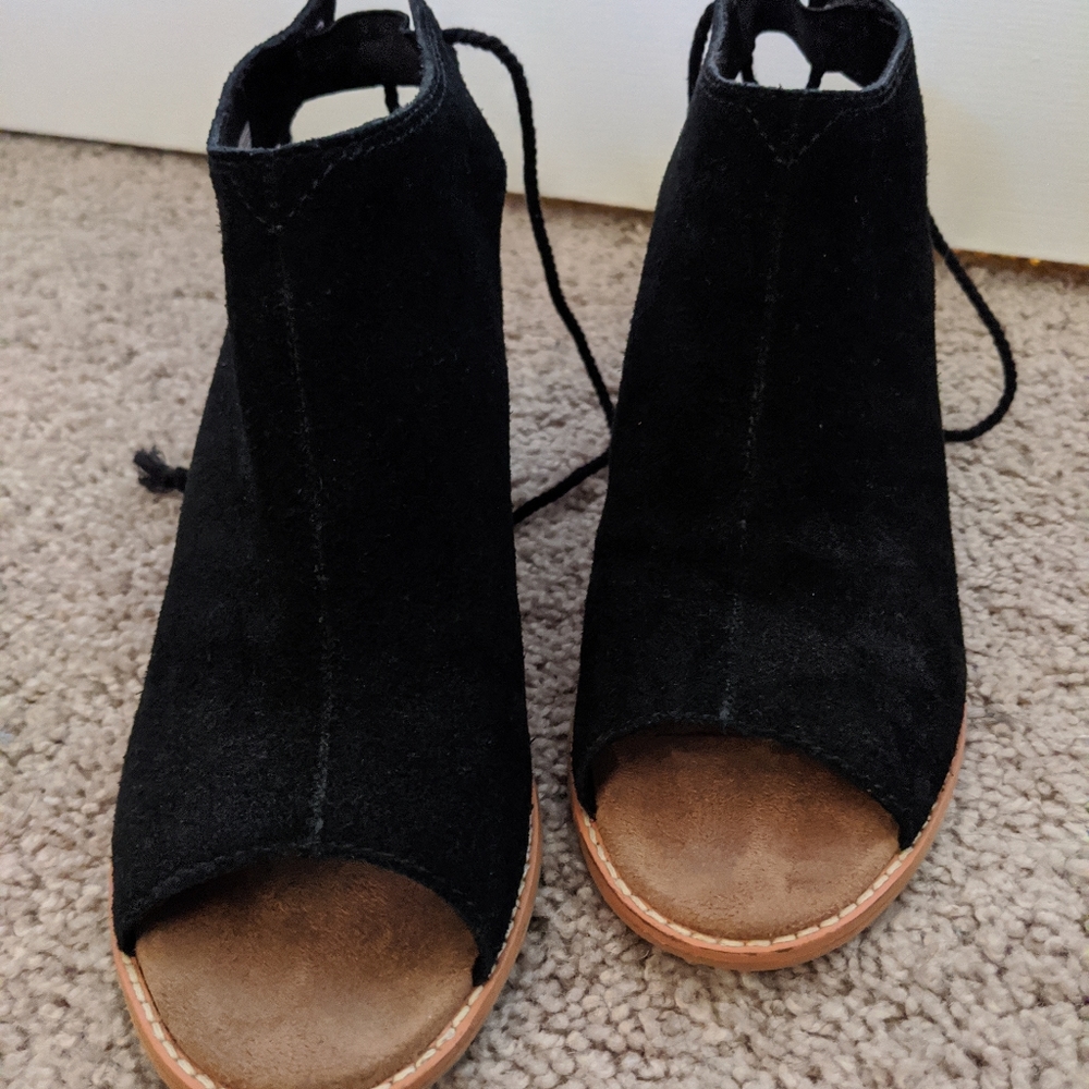 Tom's chunky heel
